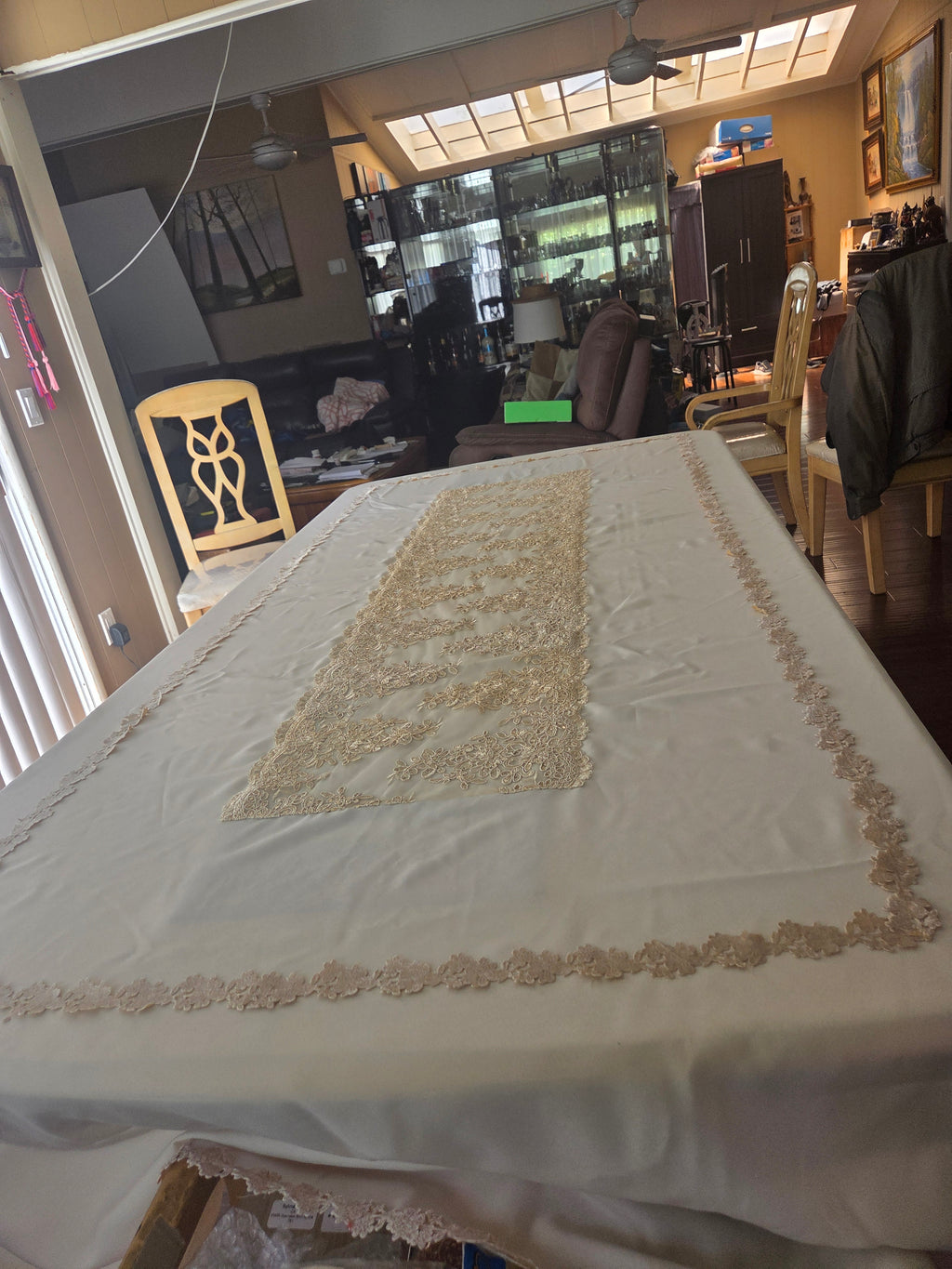 Handmade embroidered lace rectangular table cover