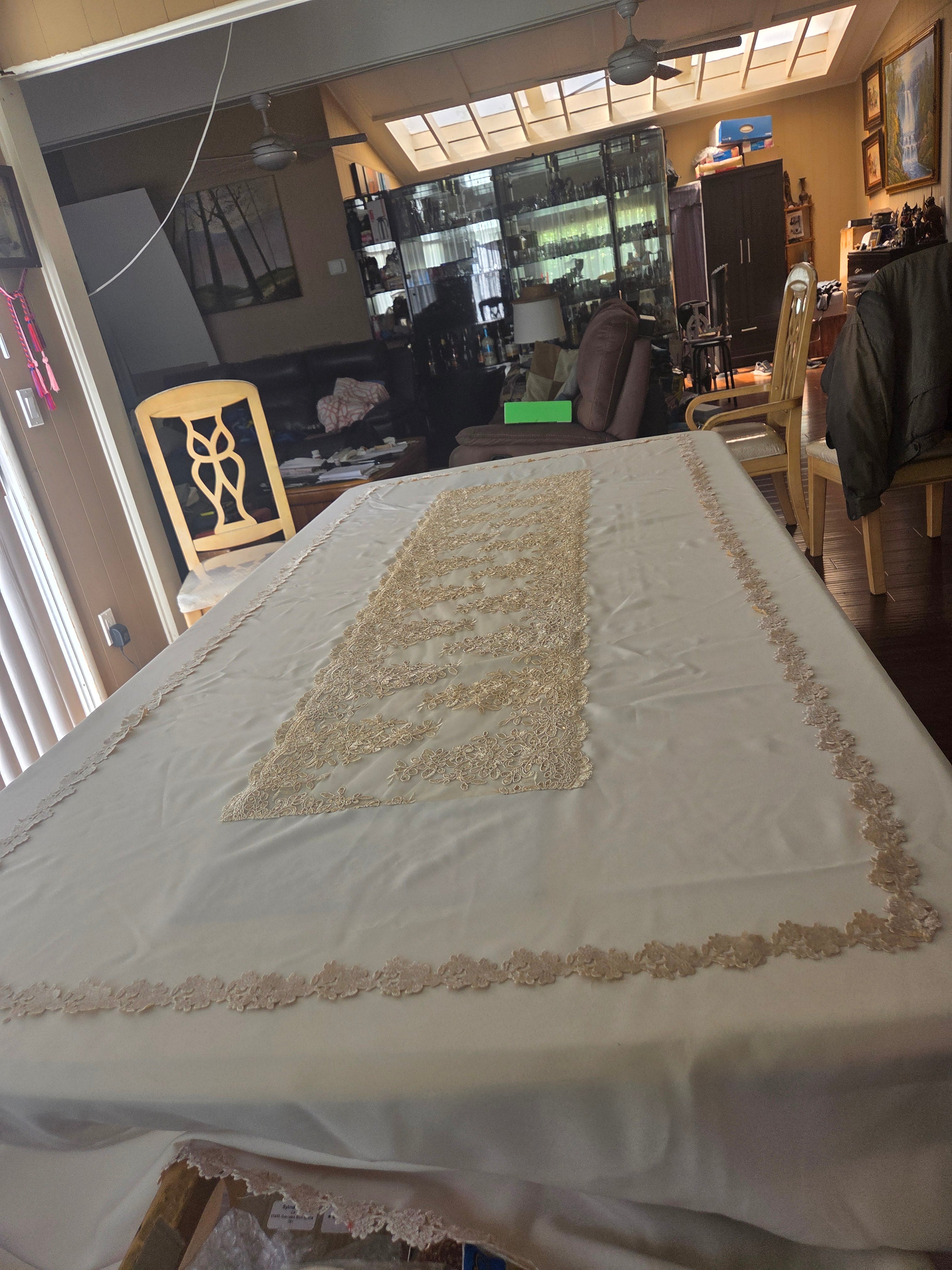 Handmade embroidered lace rectangular table cover